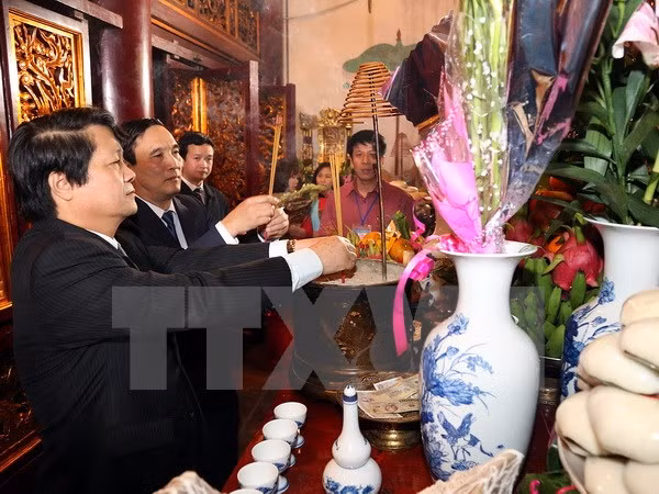 Le vestige des Rois Hung accueille plus de 10.000 touristes ảnh 1