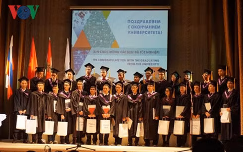 Russie : Diplôme d'excellence d'étudiants vietnamiens en nucléaire ảnh 1