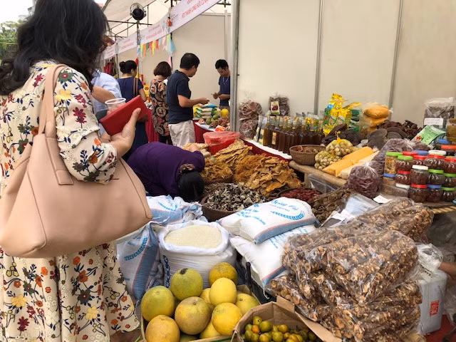 Promotion des produits agricoles et aquatiques du Vietnam en France ảnh 1