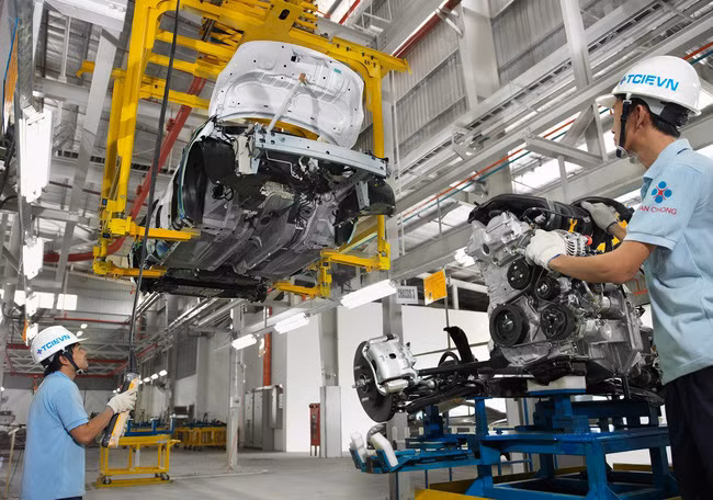 Le PMI du Vietnam grimpe à 53,9 points en octobre ảnh 1