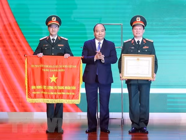 L’Hôpital central militaire 108 reçoit le titre de "Héros des forces armées populaires" ảnh 1