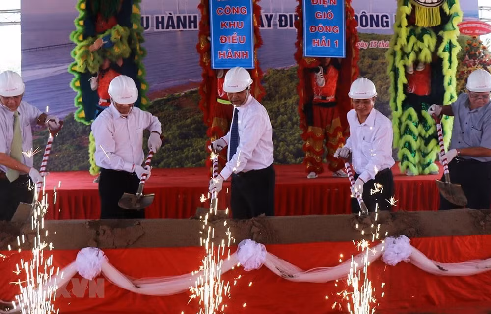 Construction d'une centrale éolienne à Bac Lieu ảnh 1