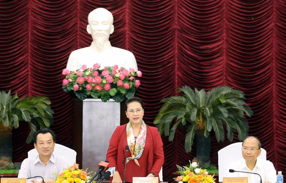 La présidente de l’AN Nguyen Thi Kim Ngan se rend à Binh Thuân ảnh 1