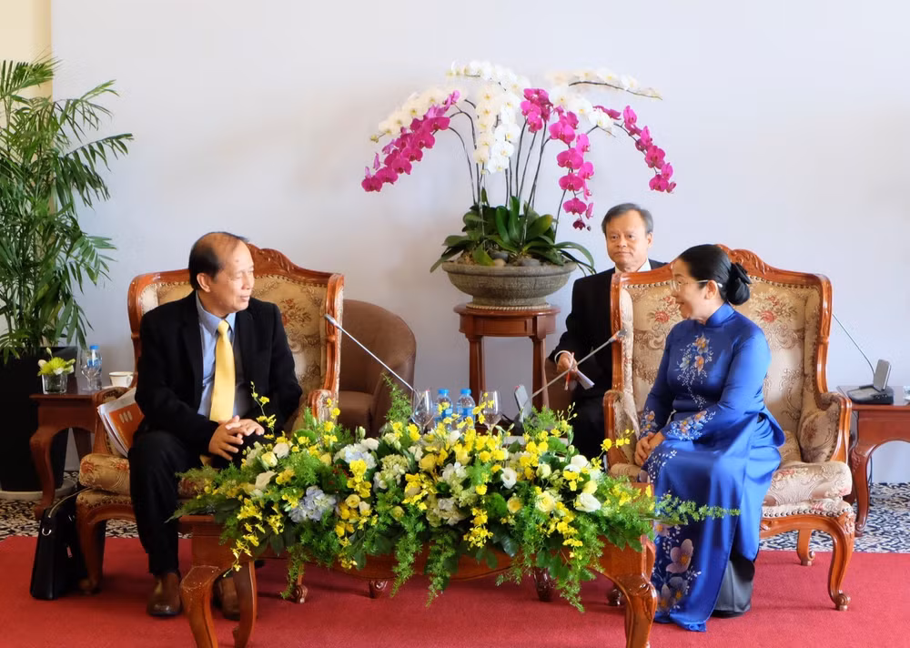 Renforcer l’amitié entre le Vietnam et le Cambodge ảnh 1