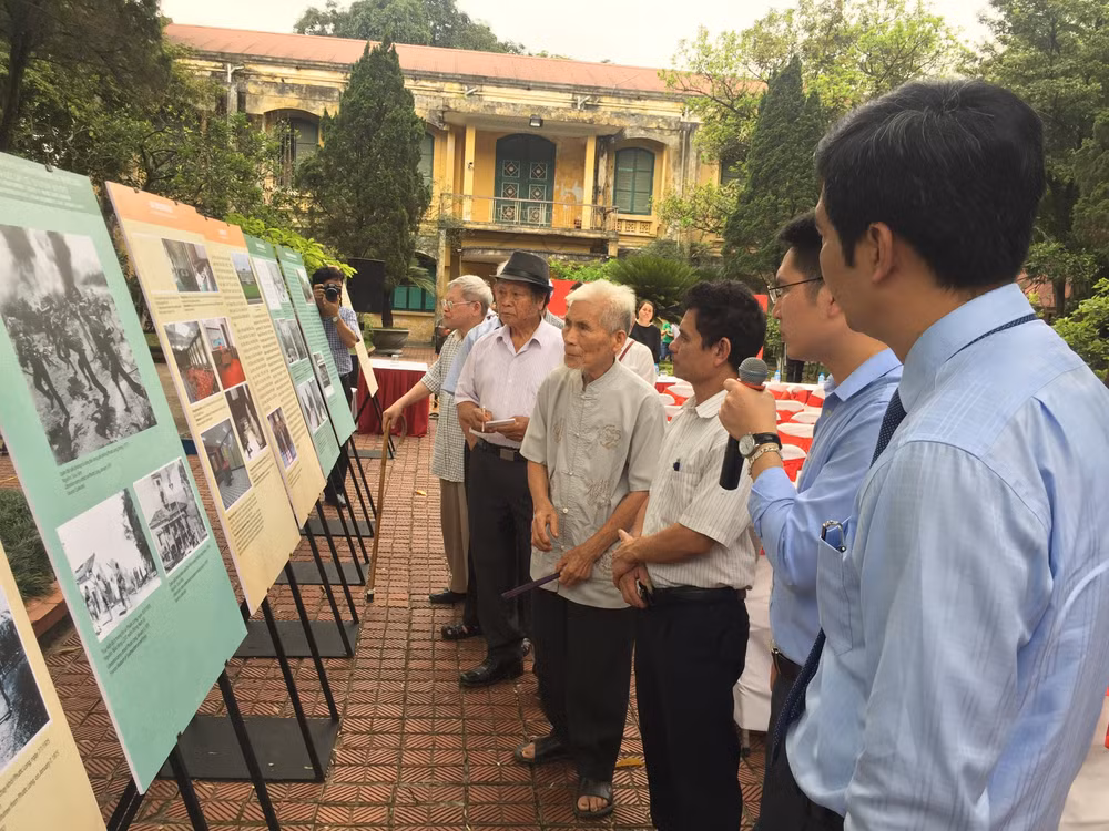 Des activités pour célébrer les 30 avril et 1er mai à Hanoi et HCM-Ville ảnh 1