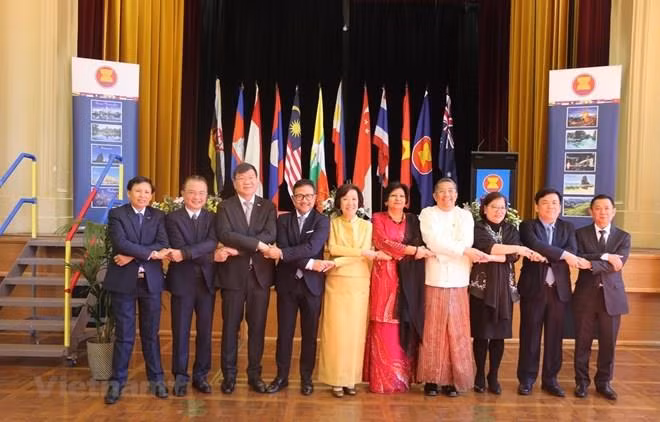 La cérémonie de célébration du 52e anniversaire de la fondation de l'ASEAN en Australie ảnh 1