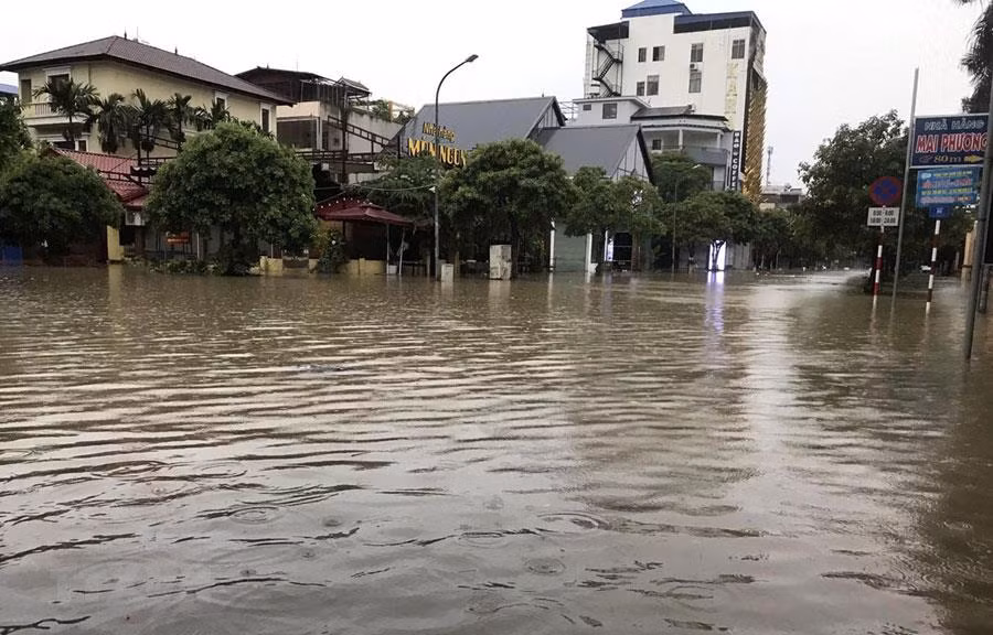 De fortes pluies causent de lourds dégâts dans le Nord ảnh 1