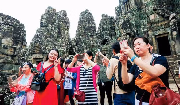 Les visiteurs chinois au Cambodge en hausse de 37% en quatre mois ảnh 1