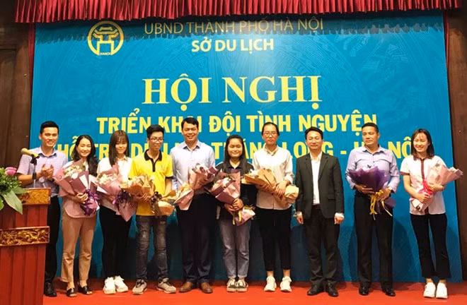 300 étudiants guides volontaires pour présenter les sites de Hanoi ảnh 1 300 étudiants guides volontaires pour présenter les sites de Hanoi ảnh 1