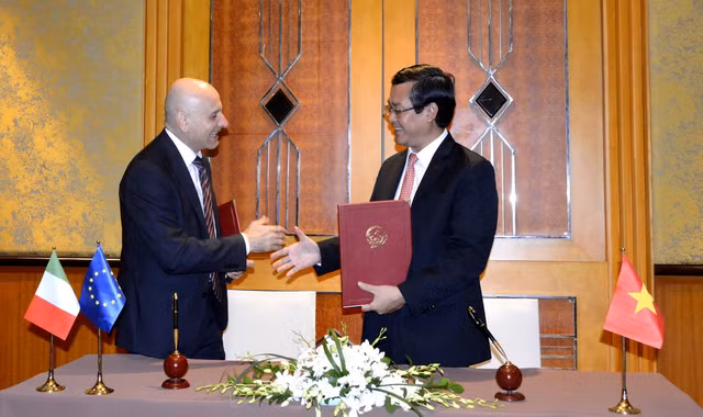 Le Vietnam et l’Italie signent une coopération en matière d'éducation pour la période 2019-2022 ảnh 1