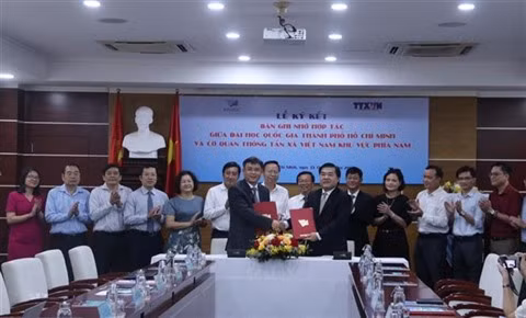 Coopération Agence Vietnamienne d'Information - Université nationale de Hô Chi Minh-Ville ảnh 1