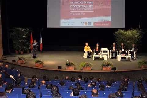 La France et le Vietnam conscients du rôle pionnier de la coopération décentralisée ảnh 2