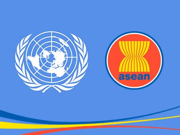 Les responsables financiers de l'ASEAN se réunissent à Vientiane ảnh 1