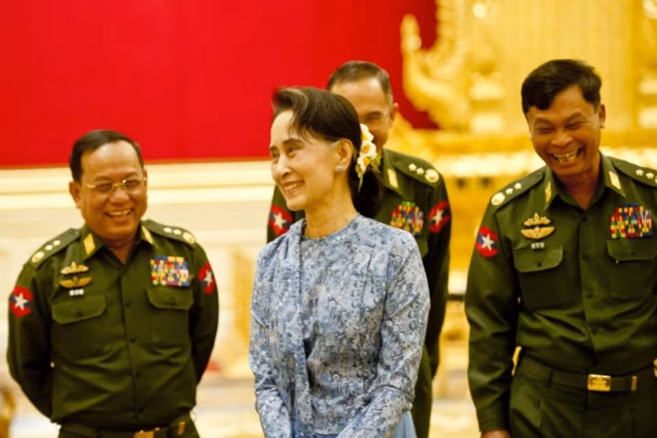 Myanmar: Aung San Suu Kyi sur le point d’endosser le rôle de conseillère d’État ảnh 1