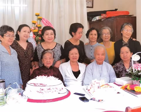 Rencontre avec Ngô Thi Hai, une aide-soignante centenaire ảnh 2