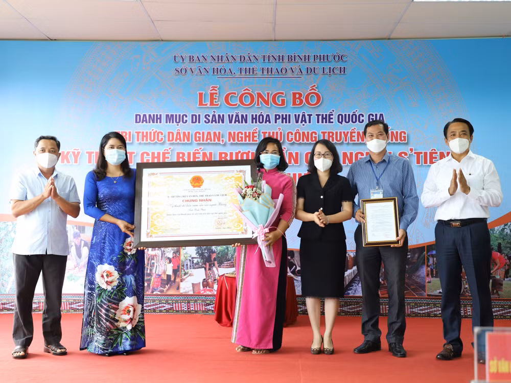 Technique de fabrication de "rượu cần" du peuple S'Tieng reconnue comme patrimoine national ảnh 1