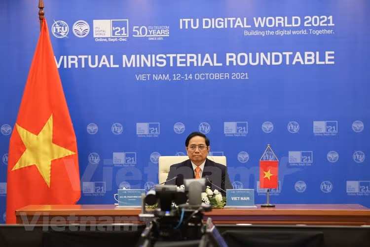 PM Pham Minh Chinh: ITU Digital World 2021 encourage la coopération pour les intérêts des gens ảnh 1