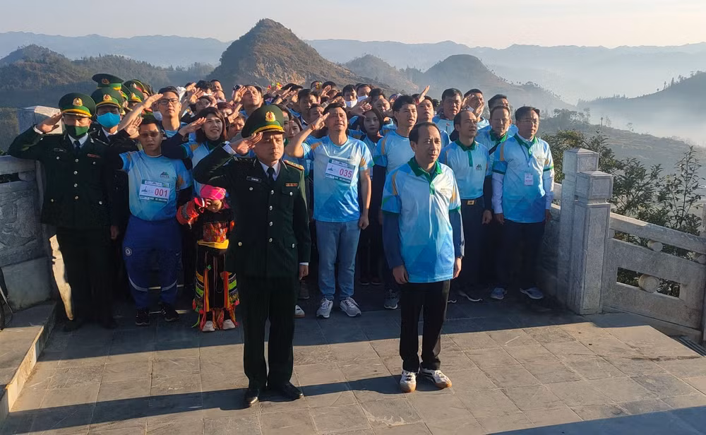 Ha Giang: clôture du marathon «Parcours vers l’extrême-Nord» ảnh 2