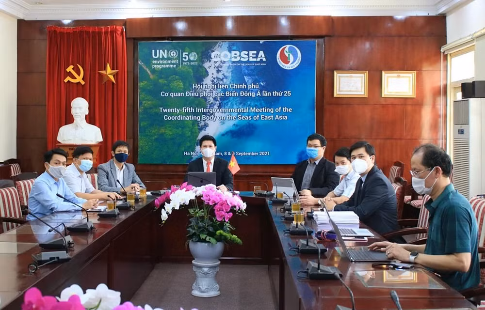 Le Vietnam appelle à des efforts pour lutter contre la pollution plastique ... ảnh 1