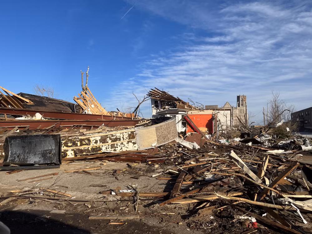 Violentes tornades: messages de condoléances aux États-Unis ảnh 1