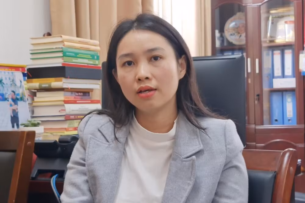 Une Professeure agrégée passionnée par la flore ảnh 1