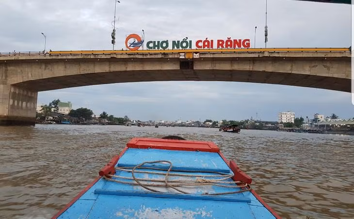 Le marché flottant de Cai Rang, la principale attraction de Cân Tho ảnh 1