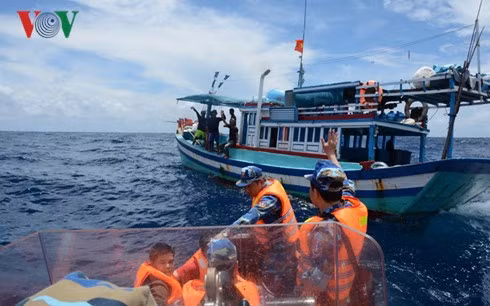 Un Têt précoce sur le bateau de sauvetage 954 ảnh 1