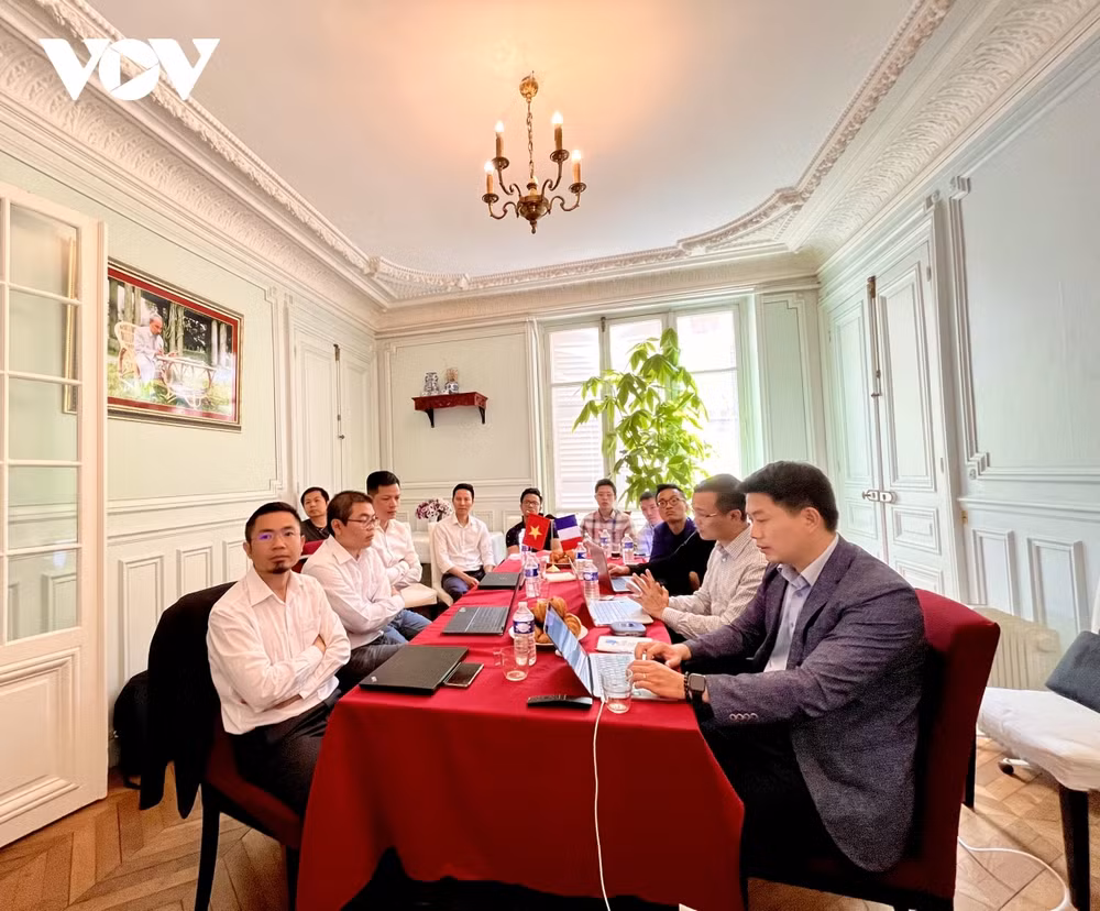 Atelier sur des défis énergétiques en Europe et au Vietnam à Paris ảnh 1 Atelier sur des défis énergétiques en Europe et au Vietnam à Paris ảnh 1