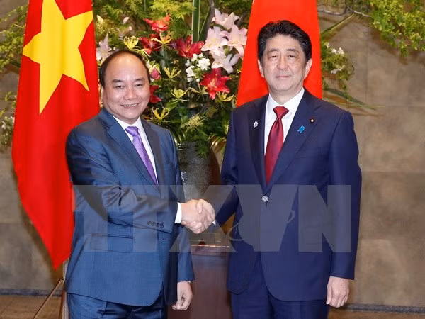 Entretien entre les Premiers ministres vietnamien et japonais ảnh 2