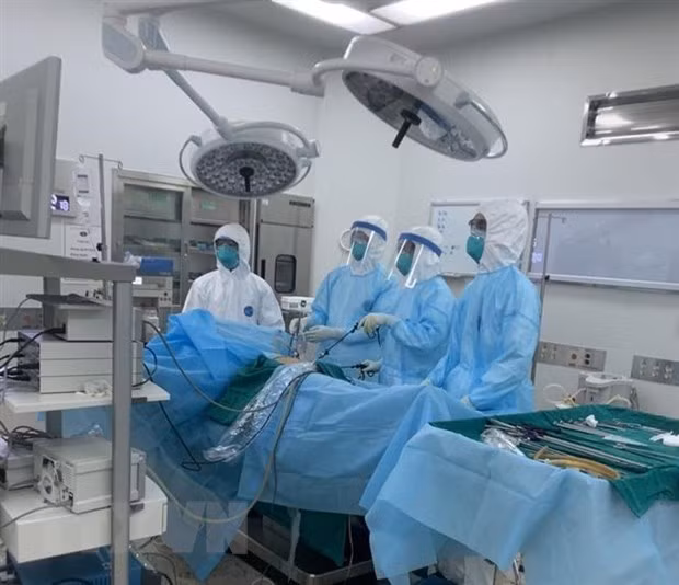 23 patients atteints du COVID-19 testés négatifs pour la 2e fois au Vietnam ảnh 1