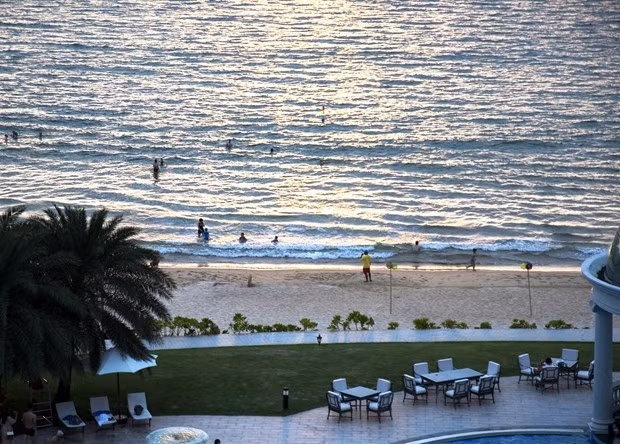 Le Vietnam accueille 3,8 millions de touristes étrangers en 2020 ảnh 1