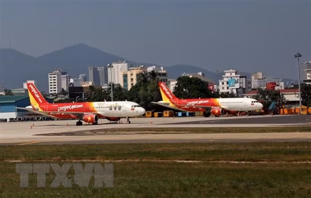 Trois aéroports au Centre suspendent leurs opérations en raison de la tempête Noul ảnh 1 Trois aéroports au Centre suspendent leurs opérations en raison de la tempête Noul ảnh 1
