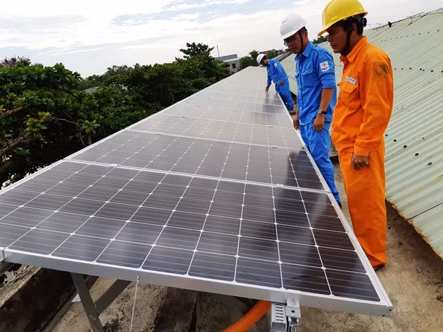 Plus de 42.187 projets d'énergie solaire sur les toits installés dans le pays ảnh 1 Plus de 42.187 projets d'énergie solaire sur les toits installés dans le pays ảnh 1