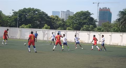 Football: All Stars remporte le 3e tournoi des anciens étudiants ảnh 3