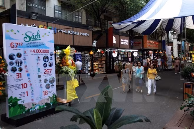 Rue du livre à HCM-V: 877.000 dollars de recettes ce 1er semestre ảnh 1