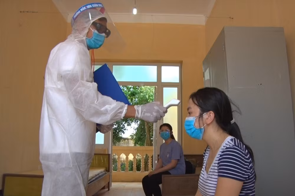 COVID-19 : 28 patients en cours de traitement au Vietnam ảnh 1