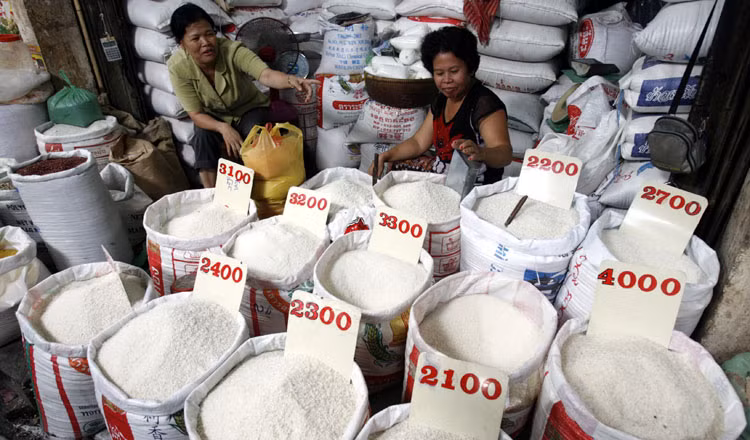 Les exportations cambodgiennes de riz vers la Chine en hausse de 46% en 2019 ảnh 1 Les exportations cambodgiennes de riz vers la Chine en hausse de 46% en 2019 ảnh 1