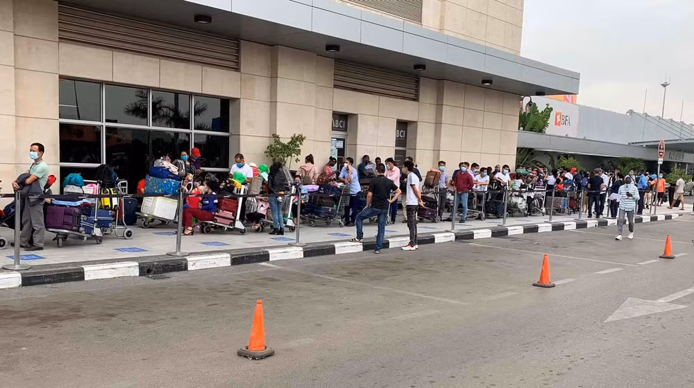 Rapatriement de plus de 340 citoyens vietnamiens d'Angola ảnh 1