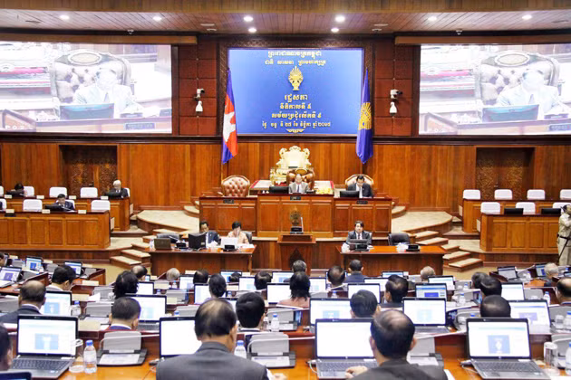 Le Cambodge retire les passeports diplomatiques des ex-membres du CNRP ảnh 1