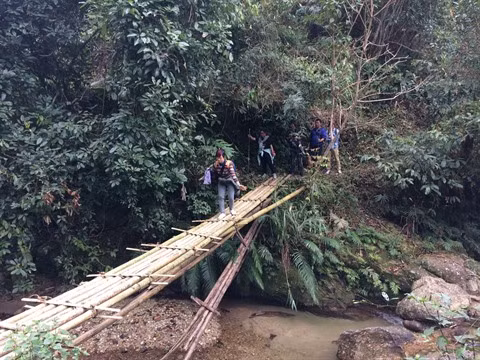 Les jeunes citadins vietnamiens trouvent randonnée à leur pied ảnh 2