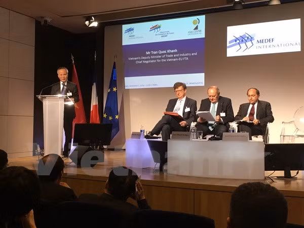 L’accord de libre-échange Vietnam-UE serait achevé en 2018 ảnh 1