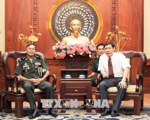 Pour resserrer les relations traditionnelles Vietnam-Cambodge ảnh 1