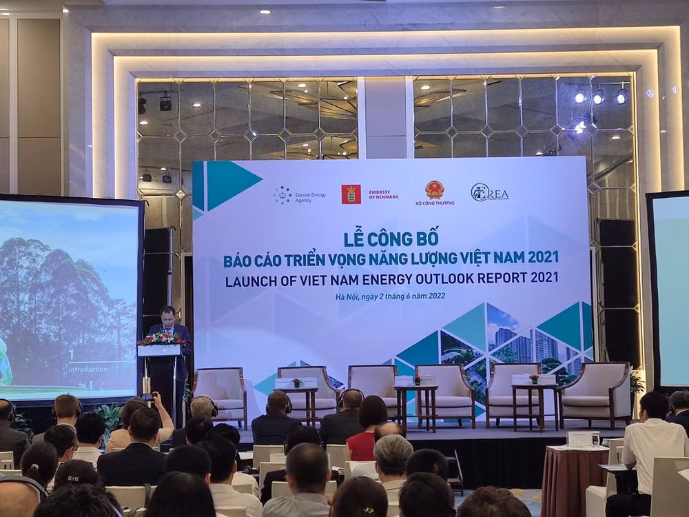 Lancement du rapport sur les perspectives énergétiques au Vietnam 2021 ảnh 1