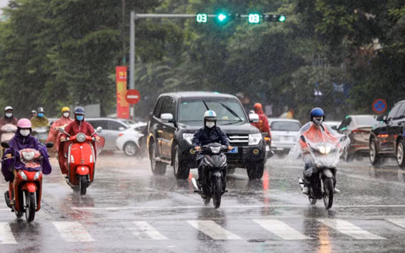 Les fortes pluies continuent de frapper le Nord et Thanh Hoa au Centre ảnh 1