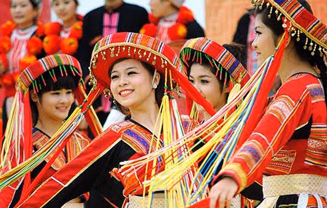 Bientôt le Festival de défilé des costumes traditionnels des minorités ethniques du Vietnam ảnh 1