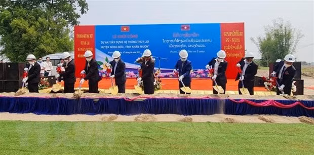 Le Vietnam aide le Laos dans le développement de son système d'irrigation ảnh 1