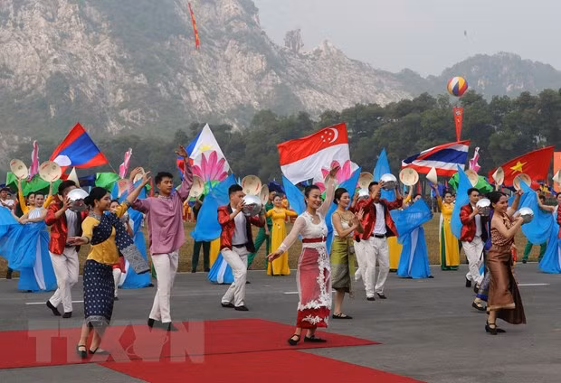 Ouverture du 30e tournoi de tir des armées de l'ASEAN à Hanoï ảnh 2