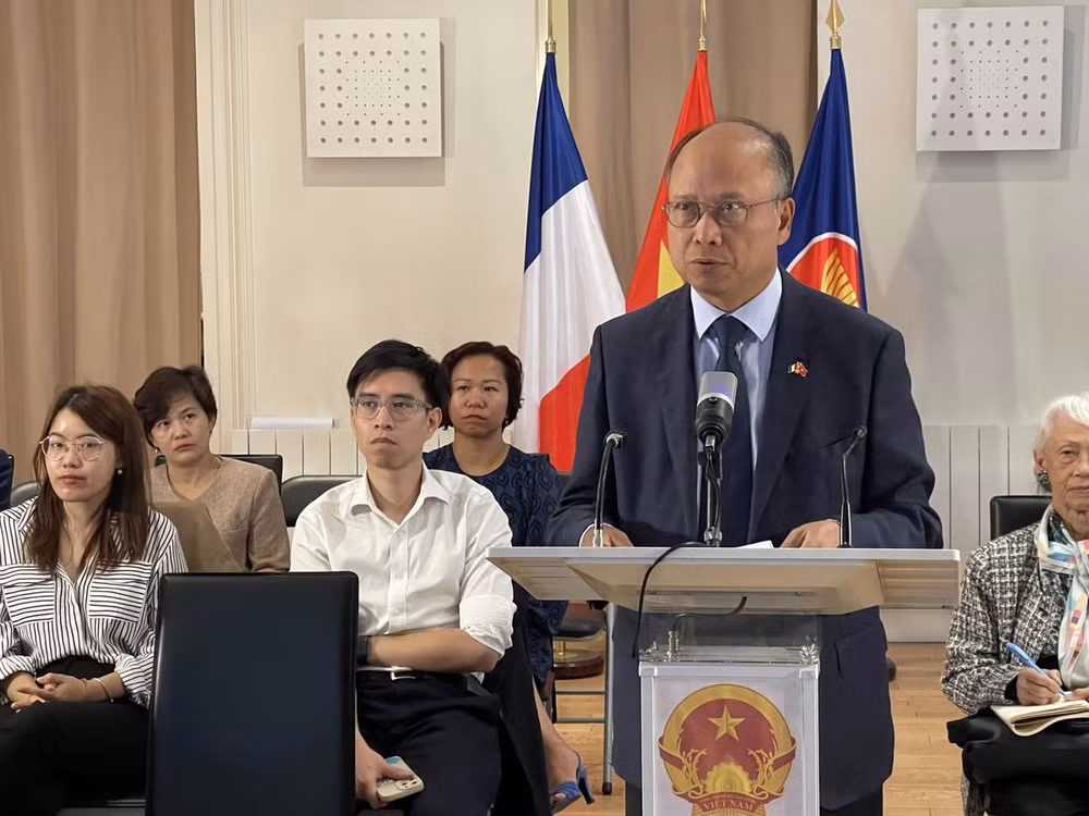 Des politiques sur les Vietnamiens d'outre-mer au menu d’un séminaire en ligne ảnh 1 Des politiques sur les Vietnamiens d'outre-mer au menu d’un séminaire en ligne ảnh 1