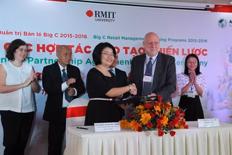 Coopération efficace entre Big C, le RMIT et l’AIT-VN ảnh 1