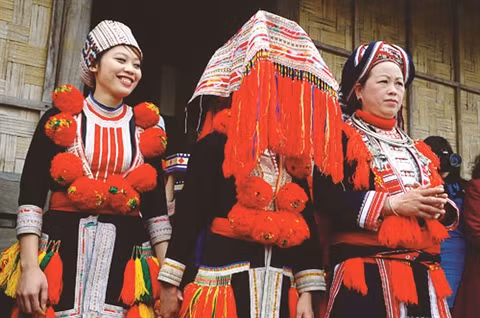 Le mariage traditionnel des Dao rouges ảnh 1